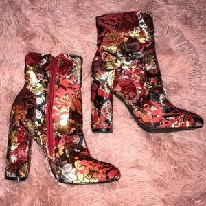 Velvet Floral size 7